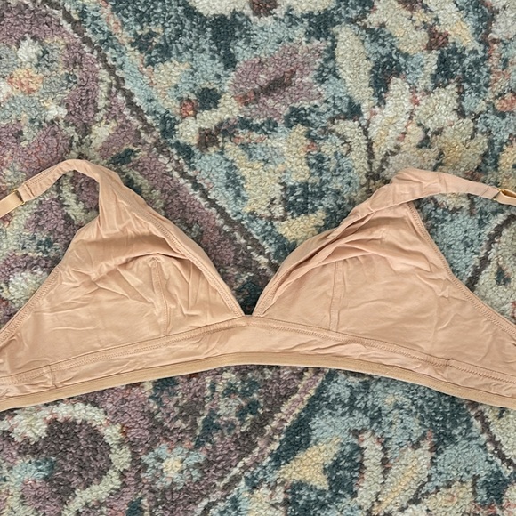 Lively All Day Plunge Bralette - Picture 2 of 3